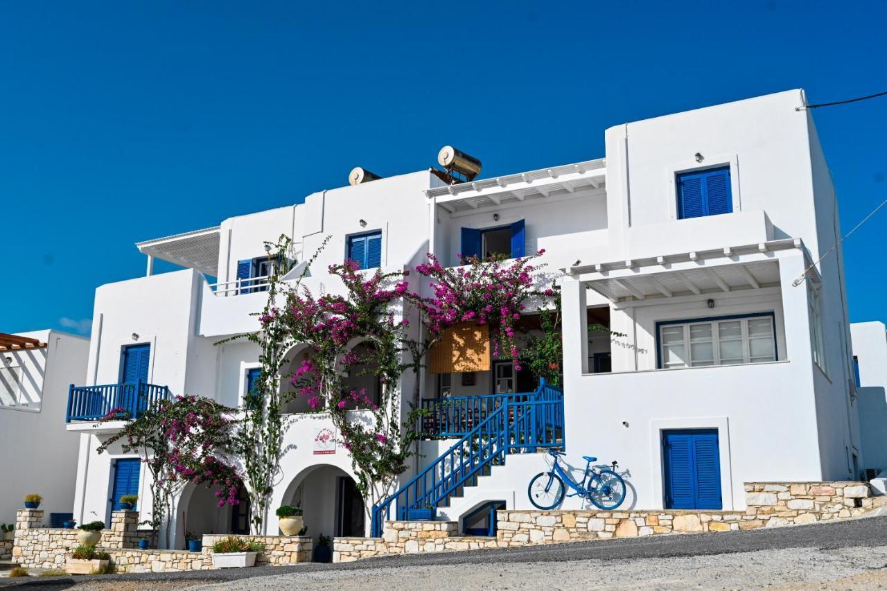 Beachfront Bocamviglies Rooms - Naoussa Bespoke View المظهر الخارجي الصورة