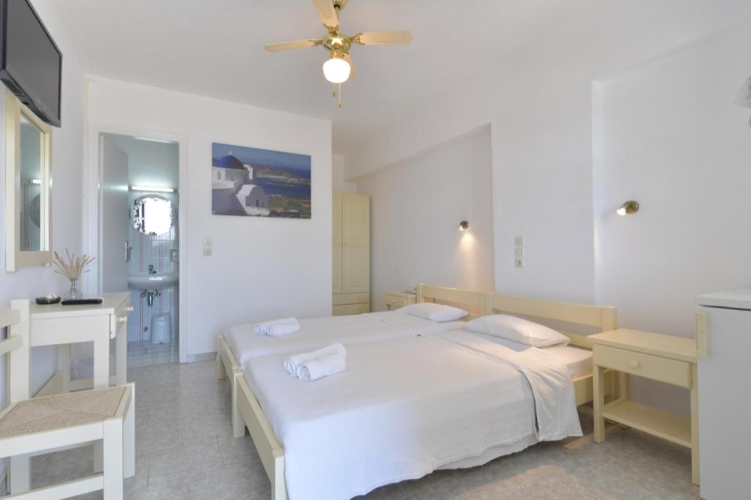 Beachfront Bocamviglies Rooms - Naoussa Bespoke View الغرفة الصورة